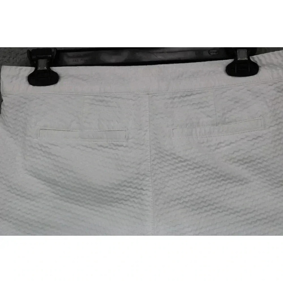 Lilly Pulitzer Women's White Scalloped Buttercup Shorts-Size 0-Pockets - Picture 9 of 10